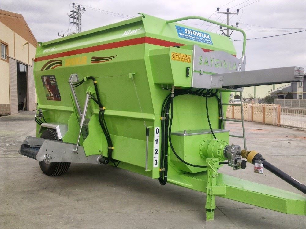 380-v-cattle-feed-mixer-wagon
